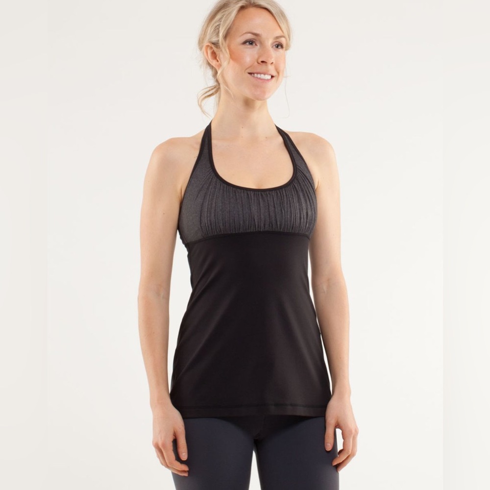 🖤EUC Lululemon Namaste Halter Tank Size 6